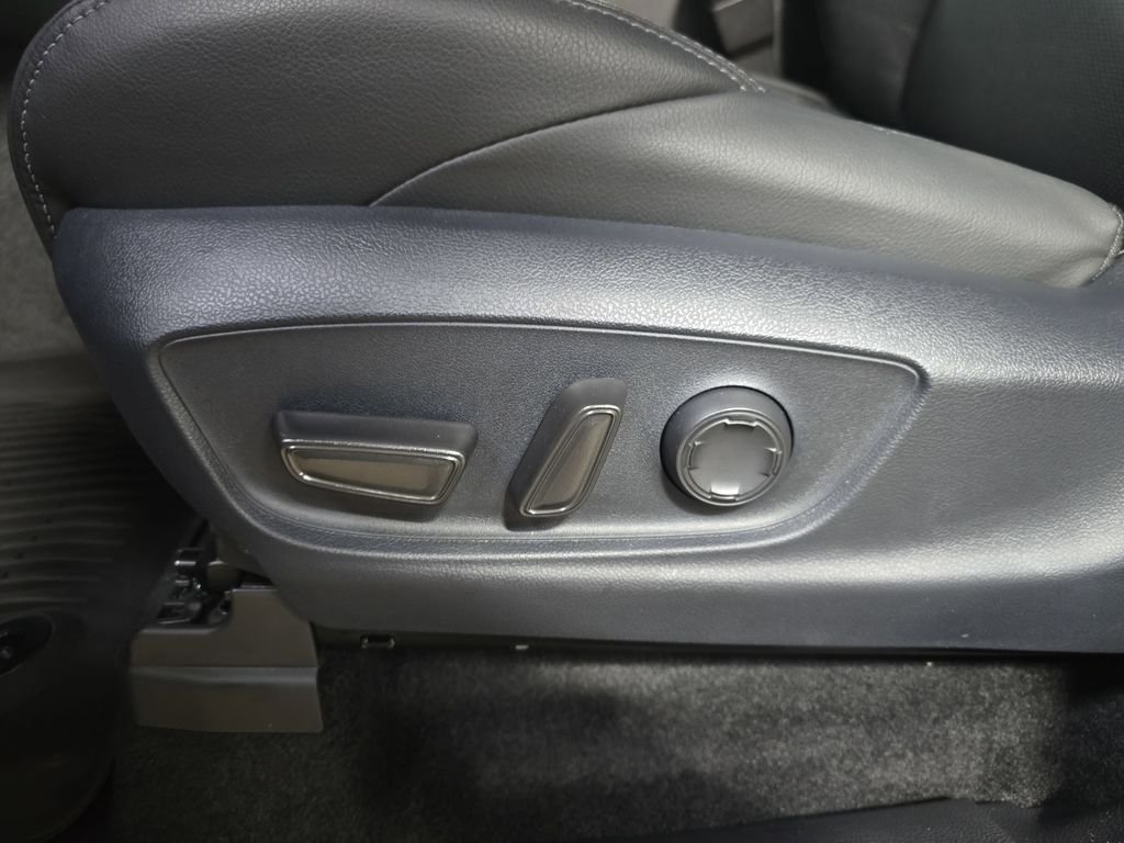 2025 Toyota Tacoma TRD Off Road - Photo 29