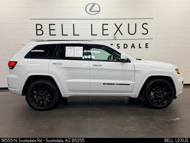 Used 2022 White Jeep Laredo X image 3