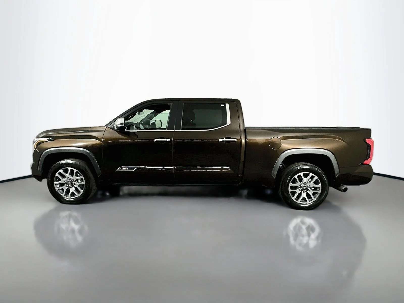 Certified Used 2025  Toyota 1794 image 4