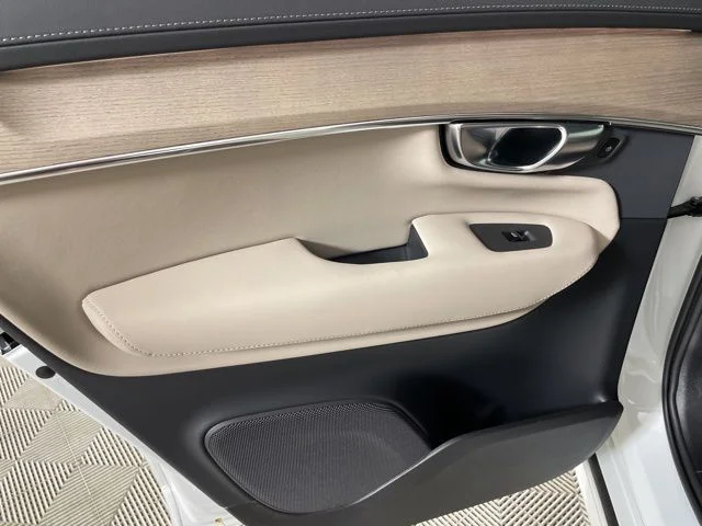 2025 Volvo XC90 Core - Photo 37