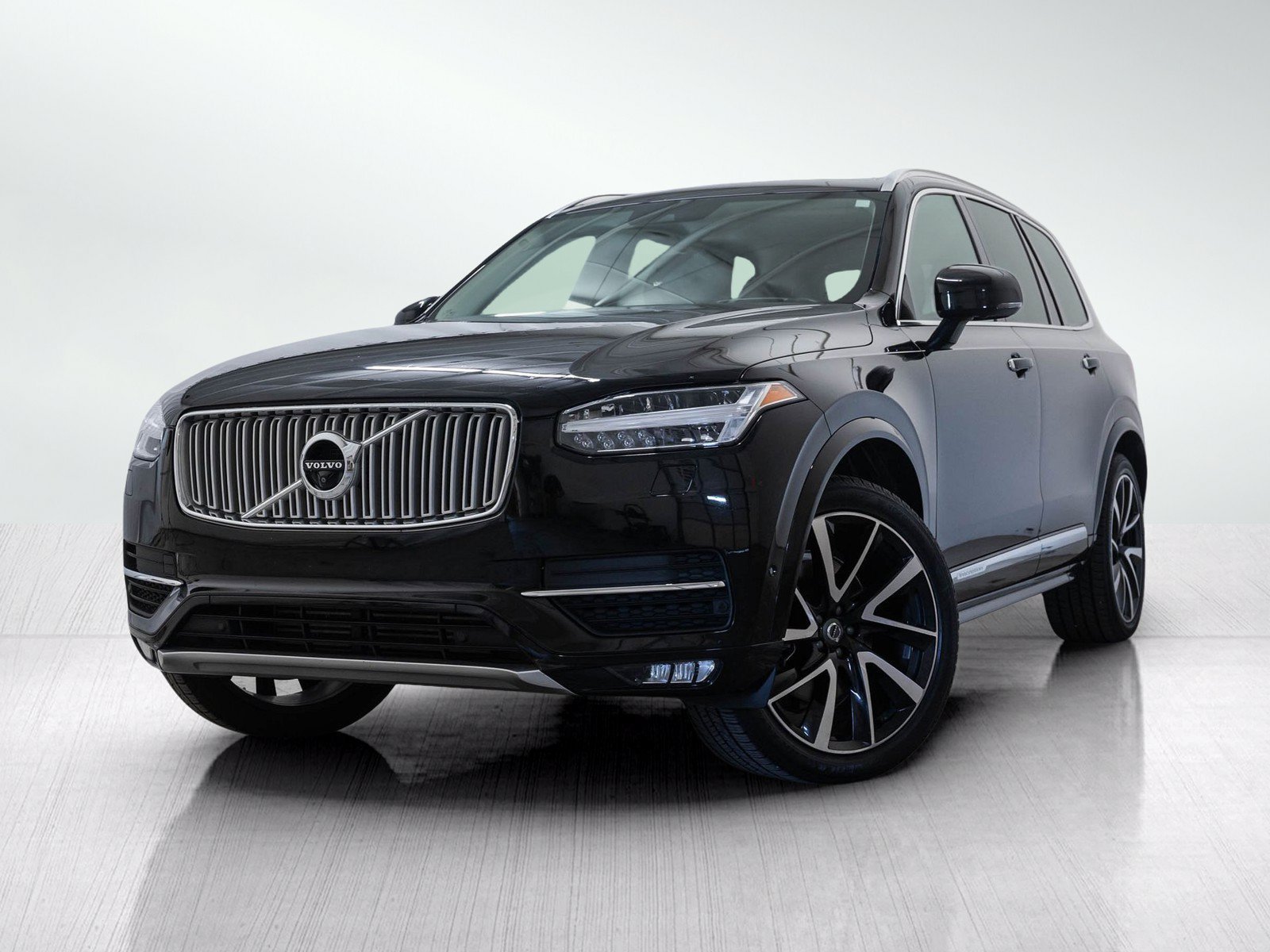 Used 2018 Onyx Black Metallic Volvo Inscription image 1