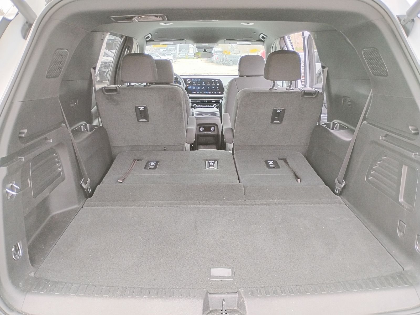 Used 2025 White Chevrolet LT image 9