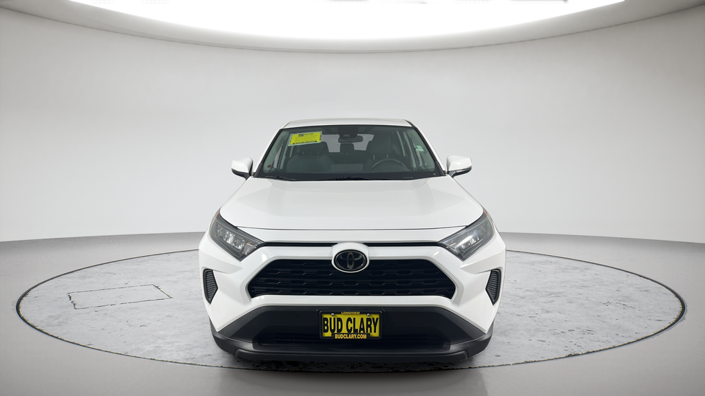 2022 Toyota RAV4 LE - Photo 11