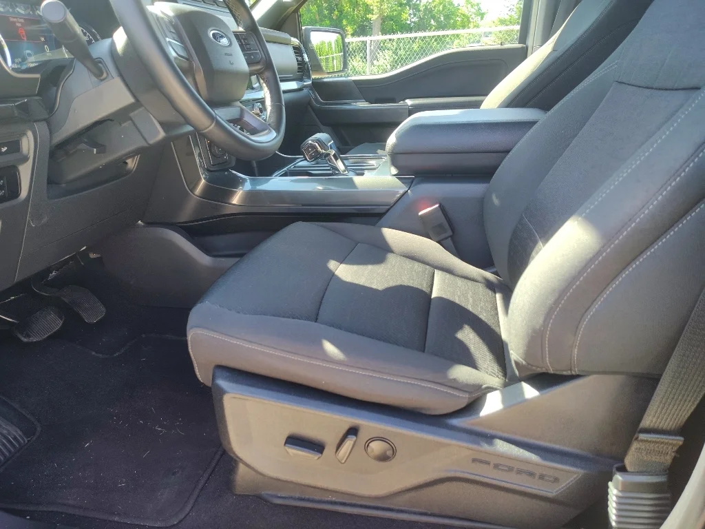 Used 2023 Iconic Silver Metallic Ford XLT image 10