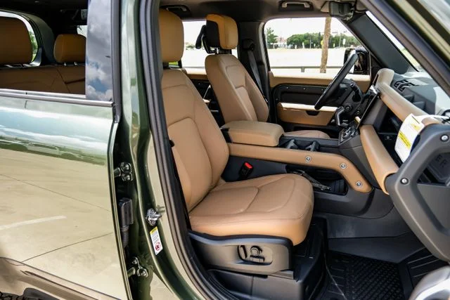 New 2026 Woolstone Green Land Rover X-Dynamic SE image 45