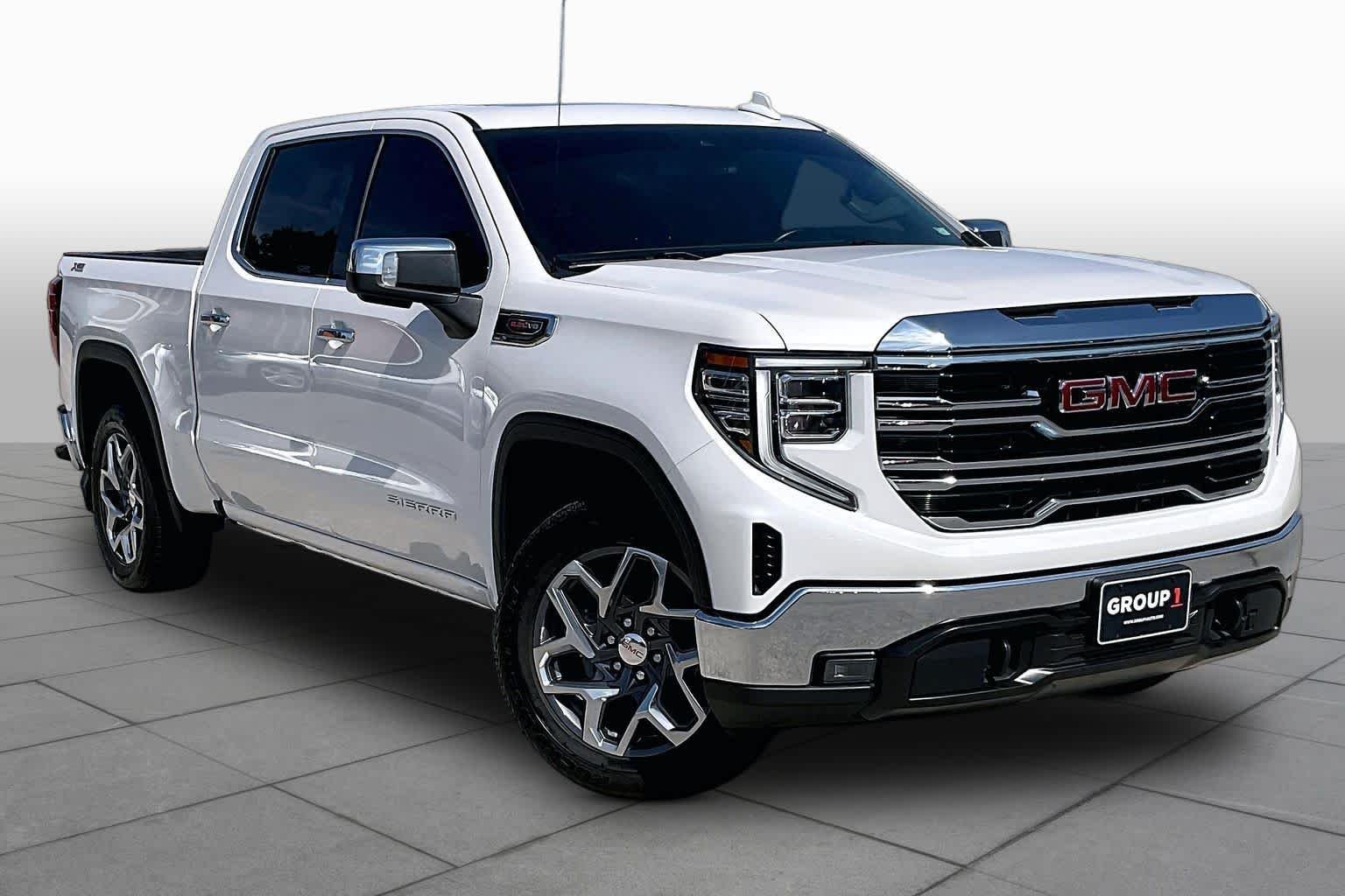Used 2024 White Frost Tricoat GMC SLT image 3