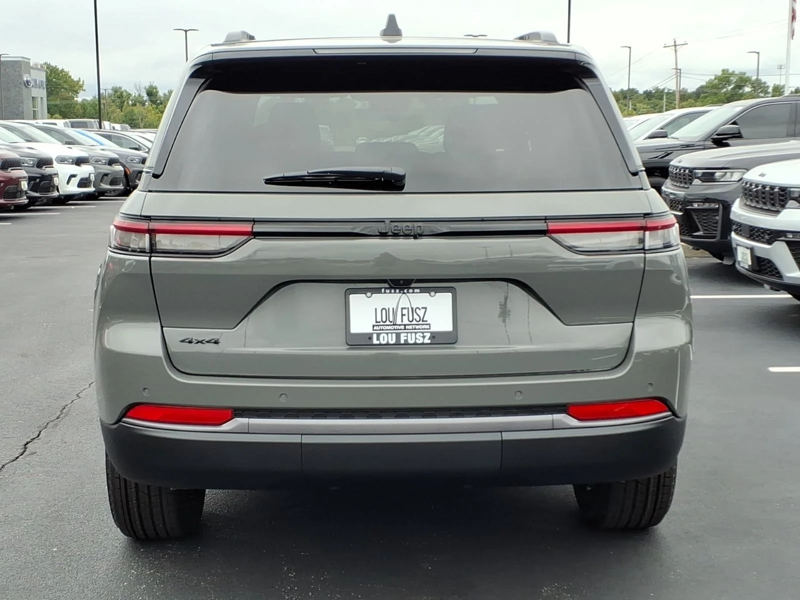 New 2027 Sting-Gray Clearcoat Jeep Laredo Altitude image 19
