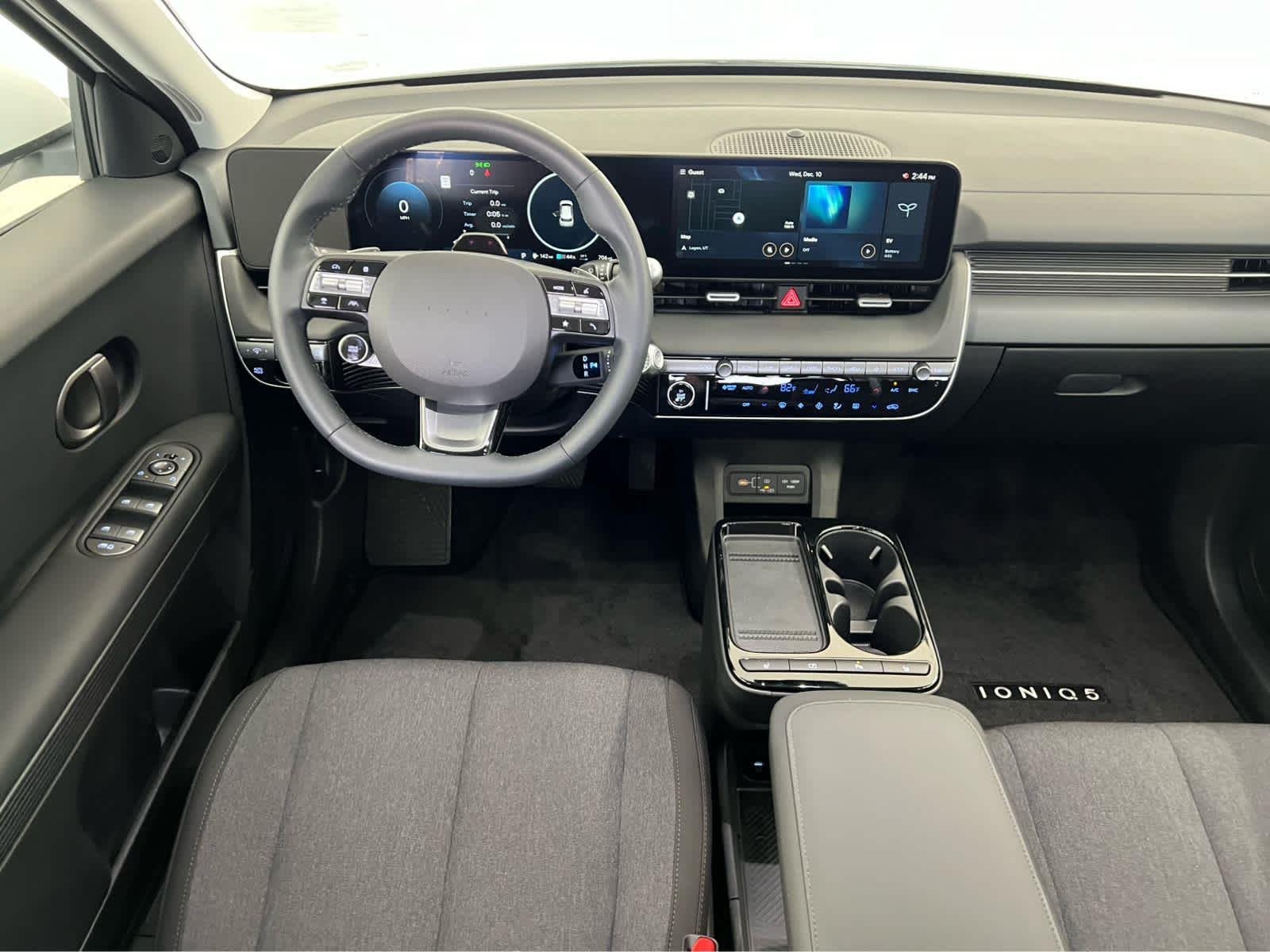 Used 2025 Atlas White Hyundai SE image 30
