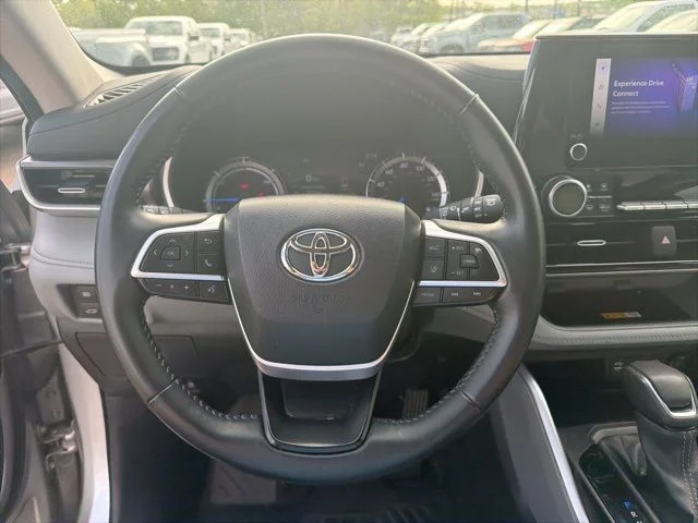 Used 2023 Silver Toyota XLE image 6