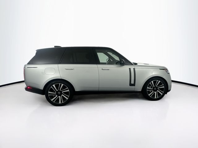 Used 2023 Silver Land Rover SE image 4