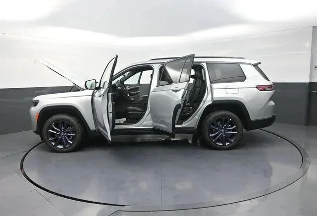 New 2026 Silver Zynith Jeep 85th Anniversary Edition image 33