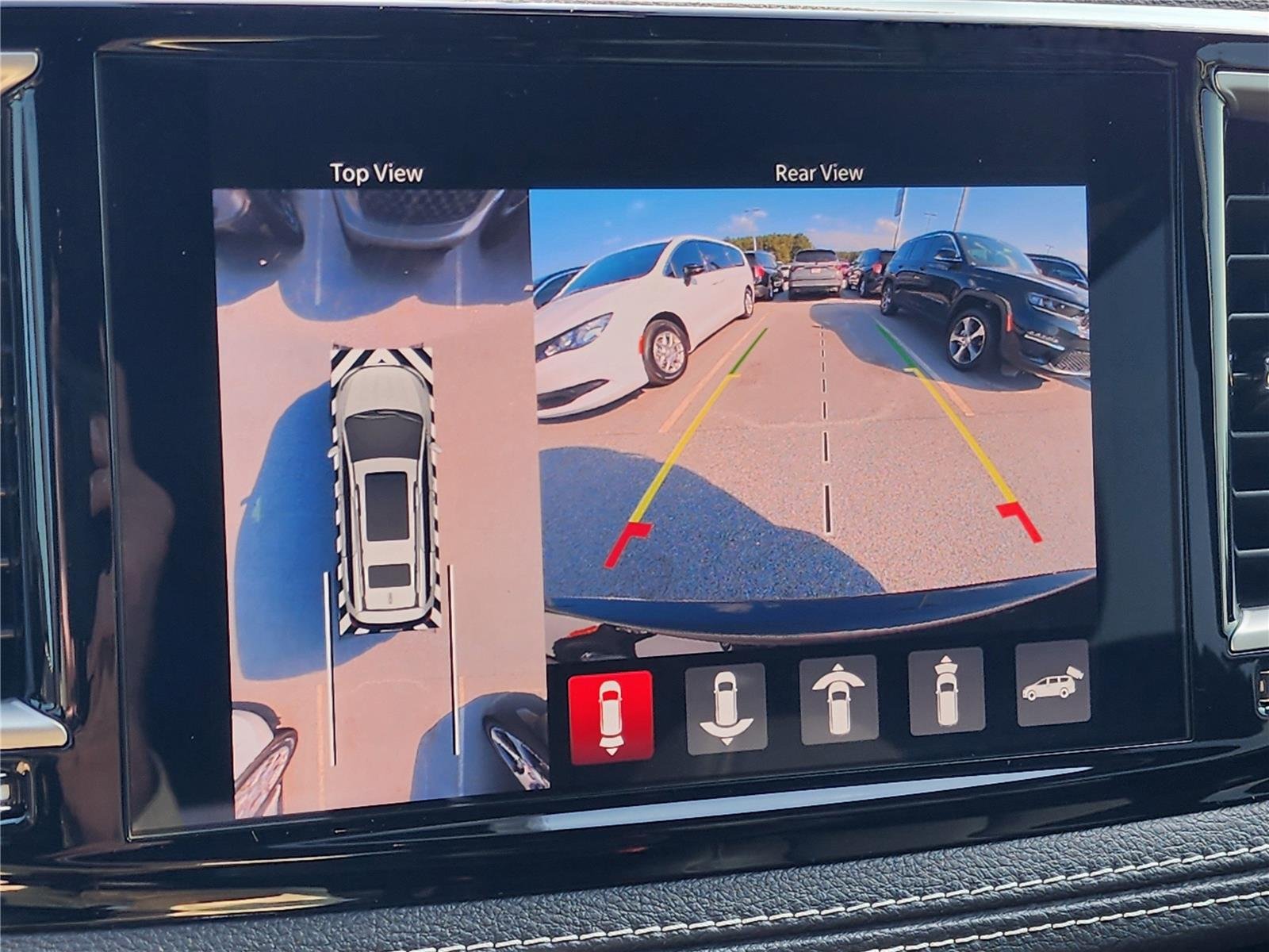 2026 Chrysler Pacifica Select - Photo 15