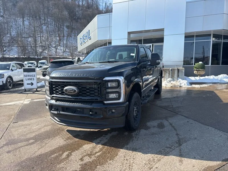New 2026 Black Ford XLT image 3