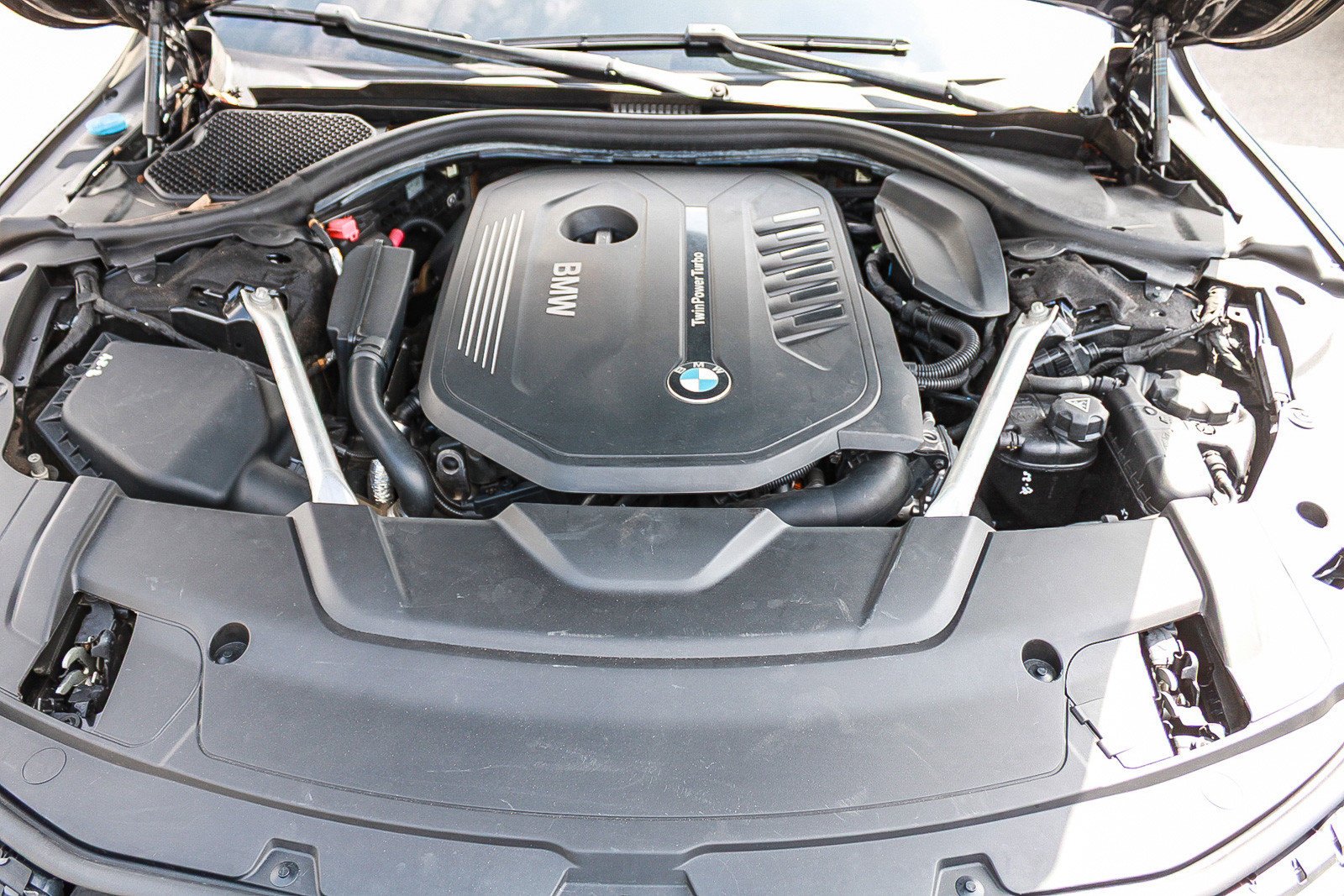 Used 2019 Black Sapphire Metallic BMW 740i image 27