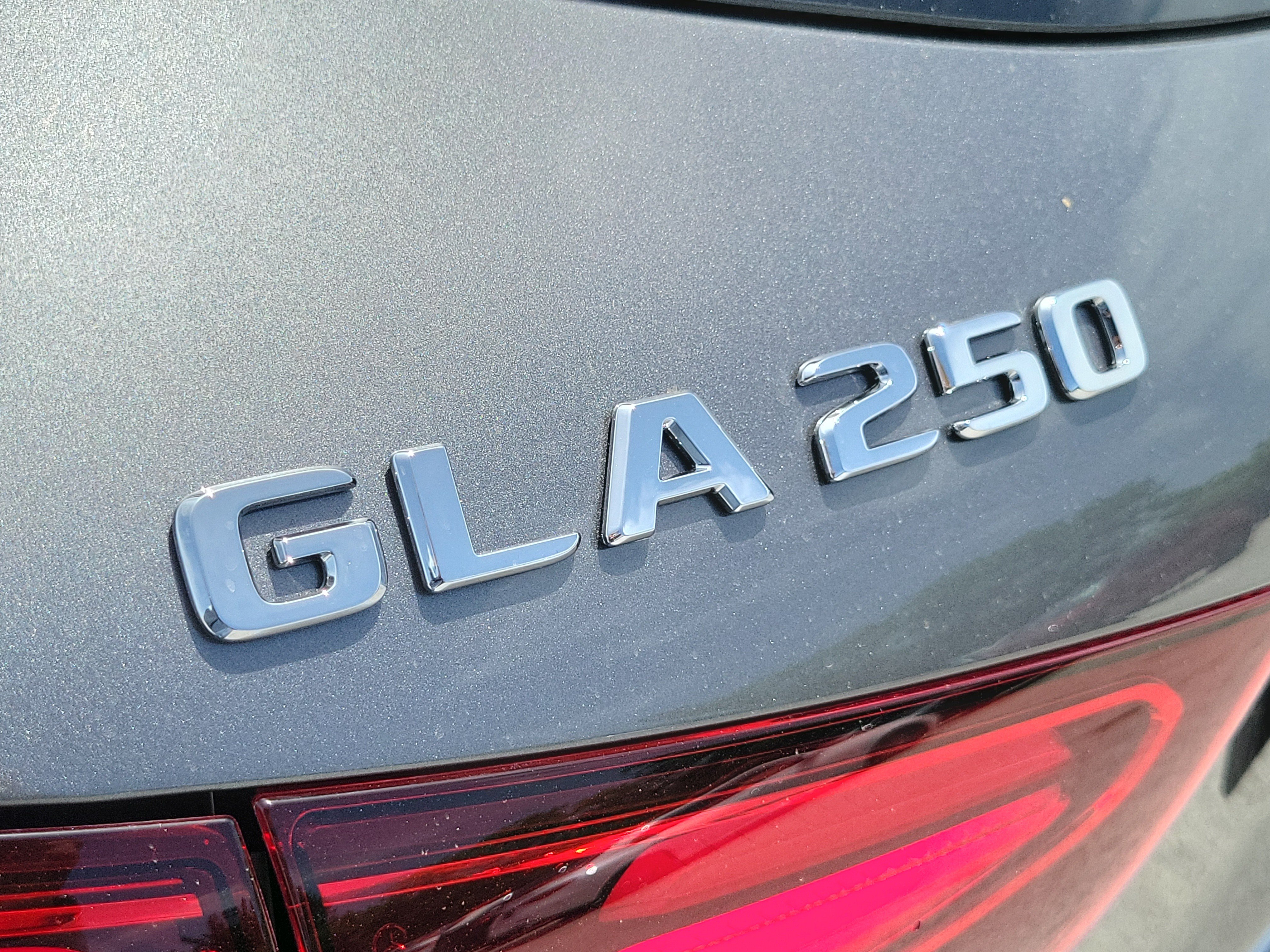 New 2026 Mountain Grey Metallic Mercedes-Benz GLA 250 image 37