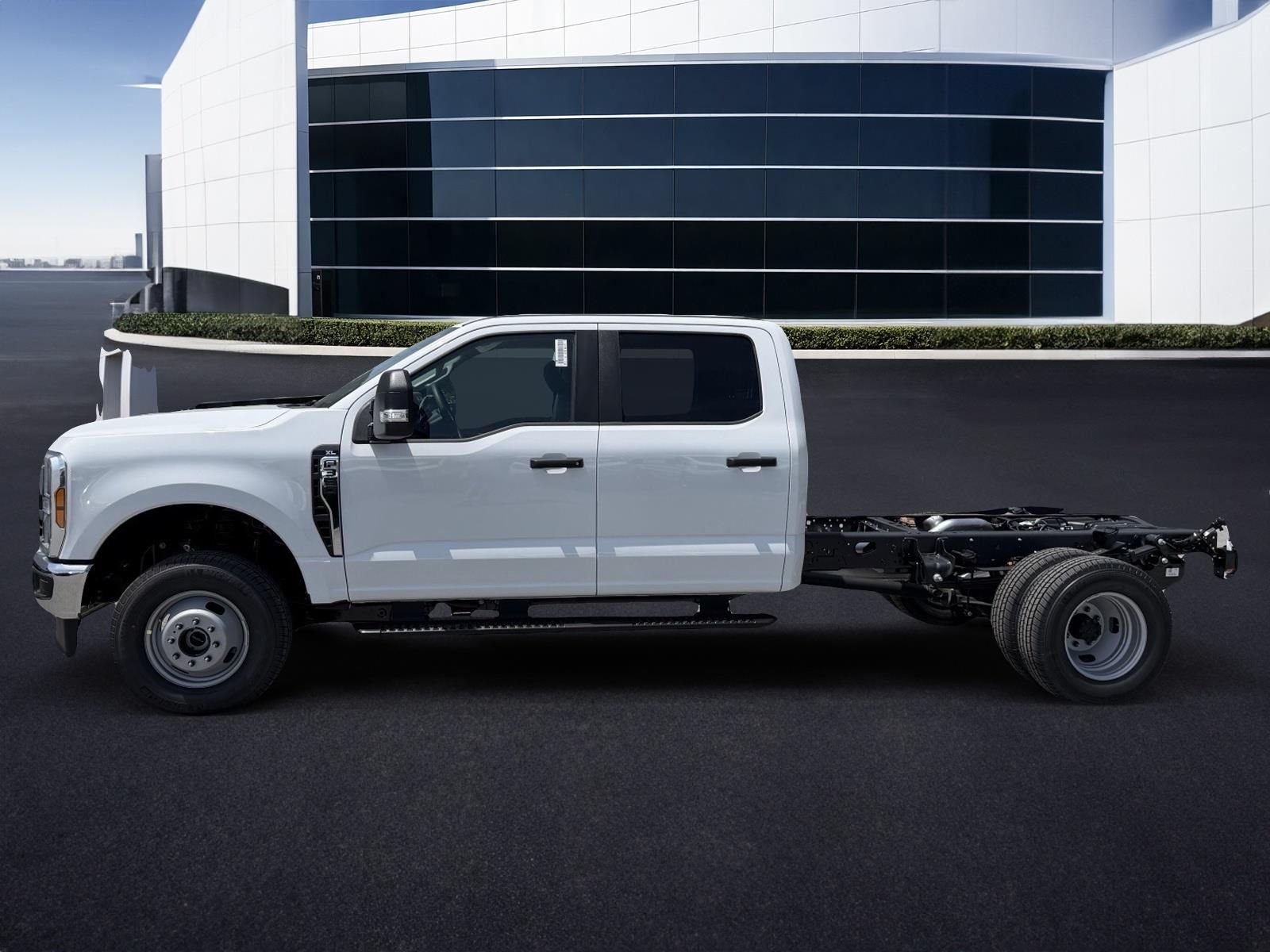 New 2026 Oxford White Ford F-350® XL image 8