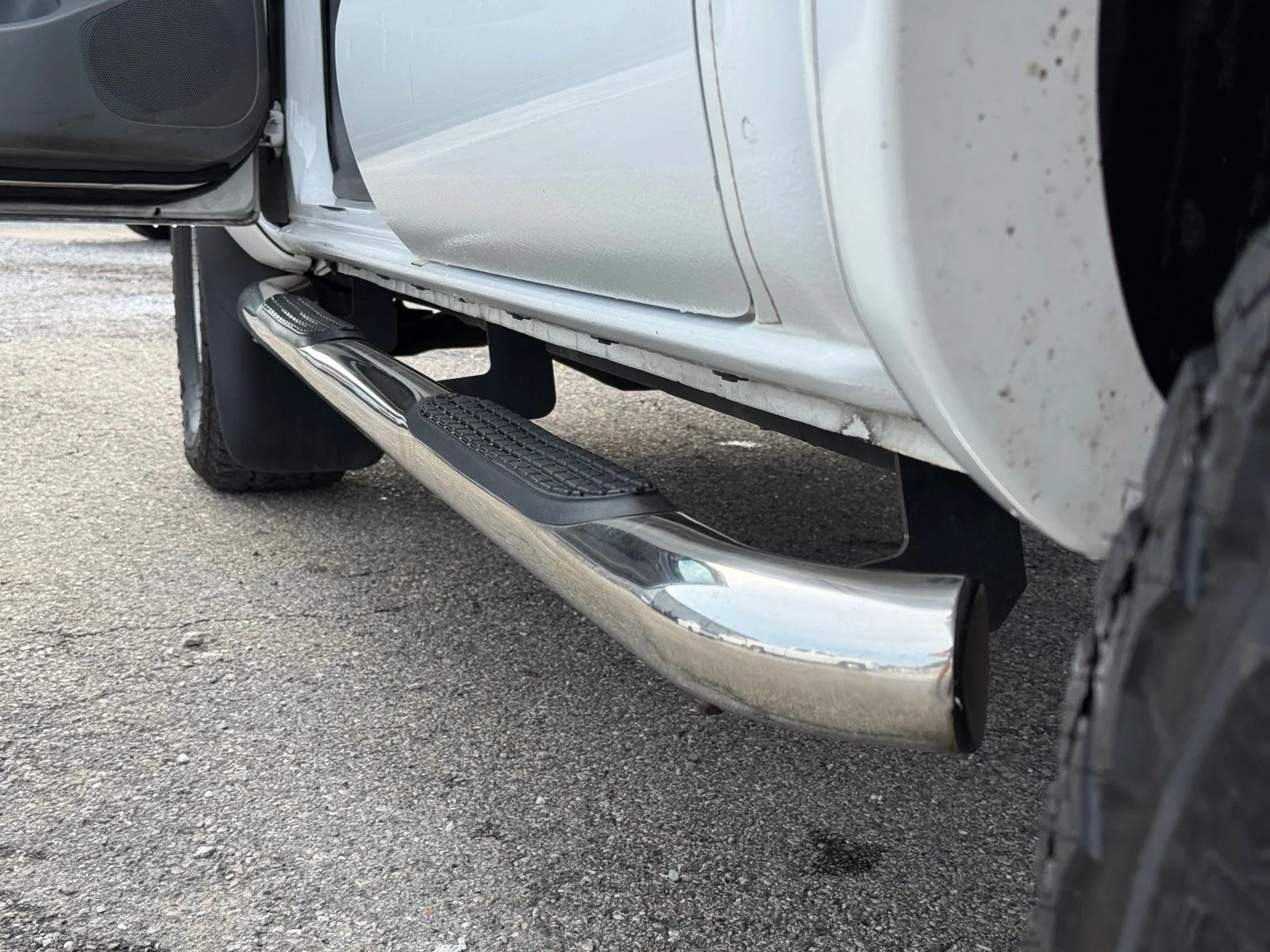 Used 2012 White Toyota Base image 12