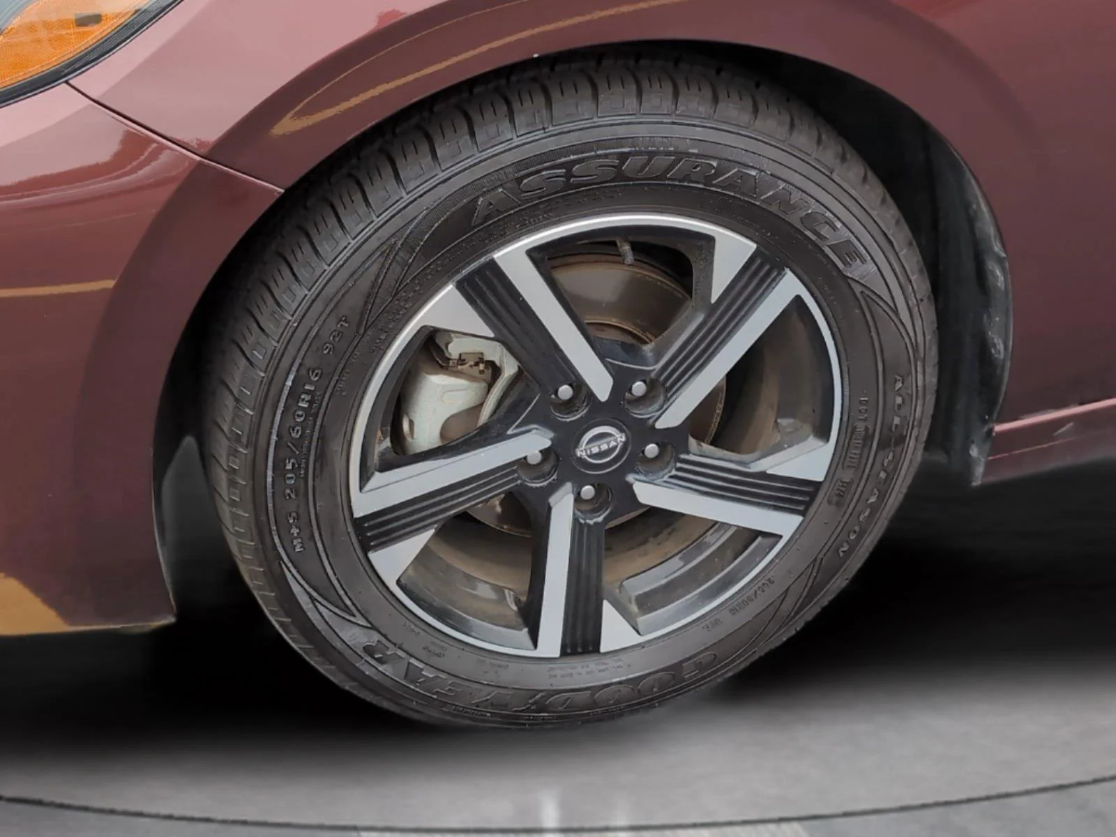 Used 2024 Rosewood Metallic Nissan SV image 31