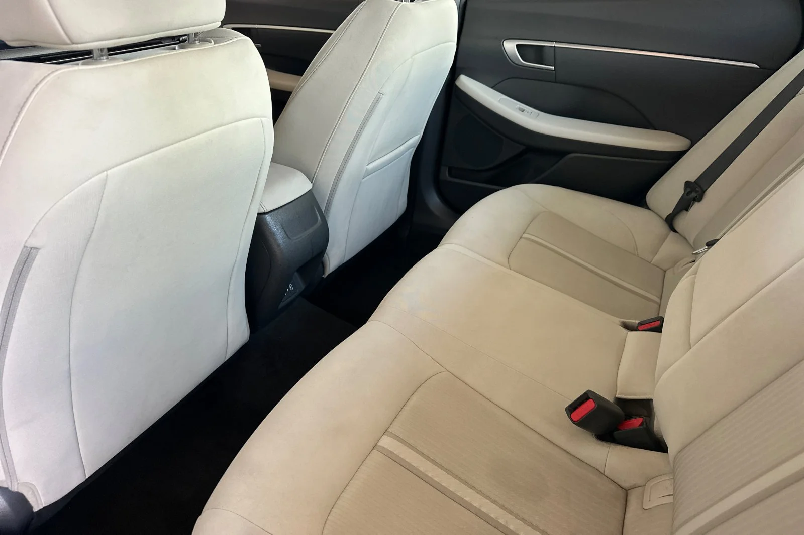 Used 2025 Black Hyundai SEL image 12