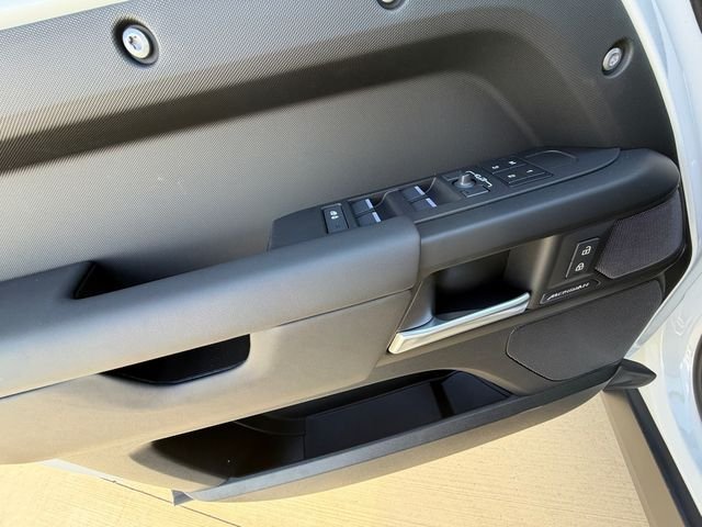 New 2026 Fuji White Land Rover S image 11