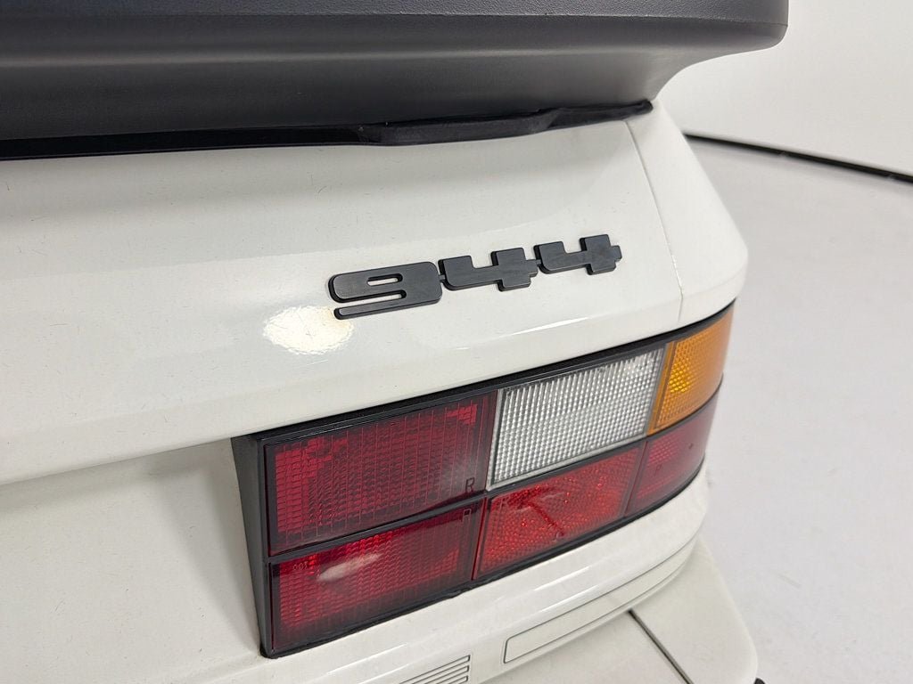 Used 1987 White Porsche  image 11