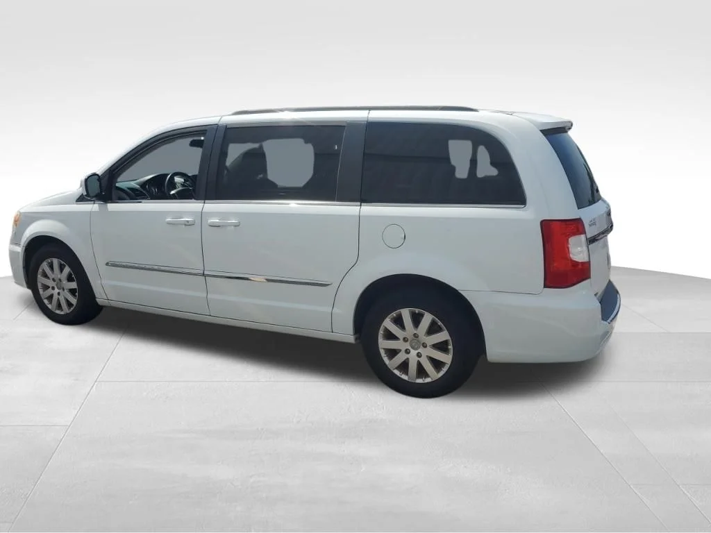 Used 2016 White Chrysler Touring image 2