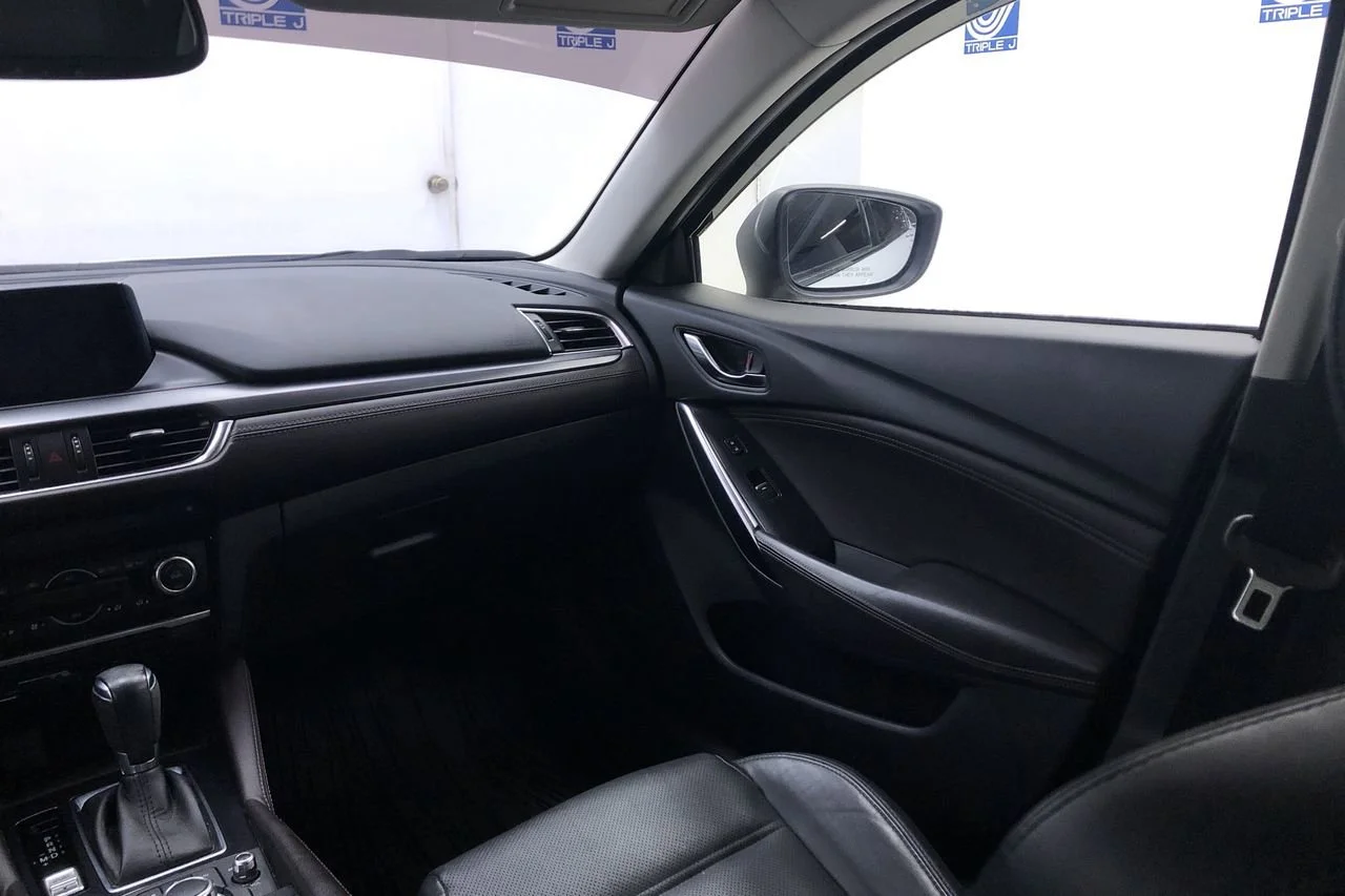 Used 2017 Snowflake White Pearl Mazda Grand Touring image 11