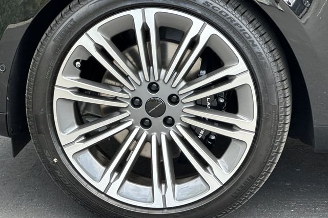 New 2026 Santorini Black Land Rover SE image 24