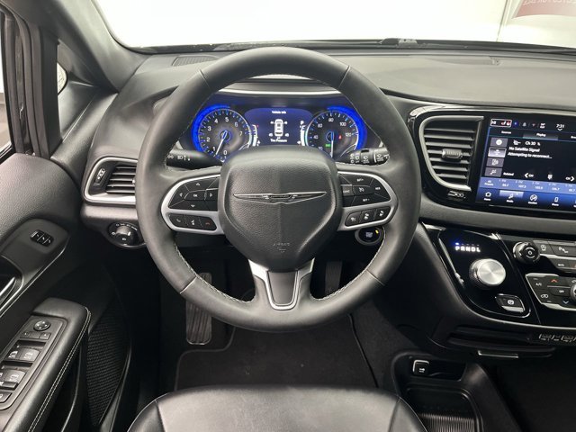 2025 Chrysler Pacifica Select - Photo 14