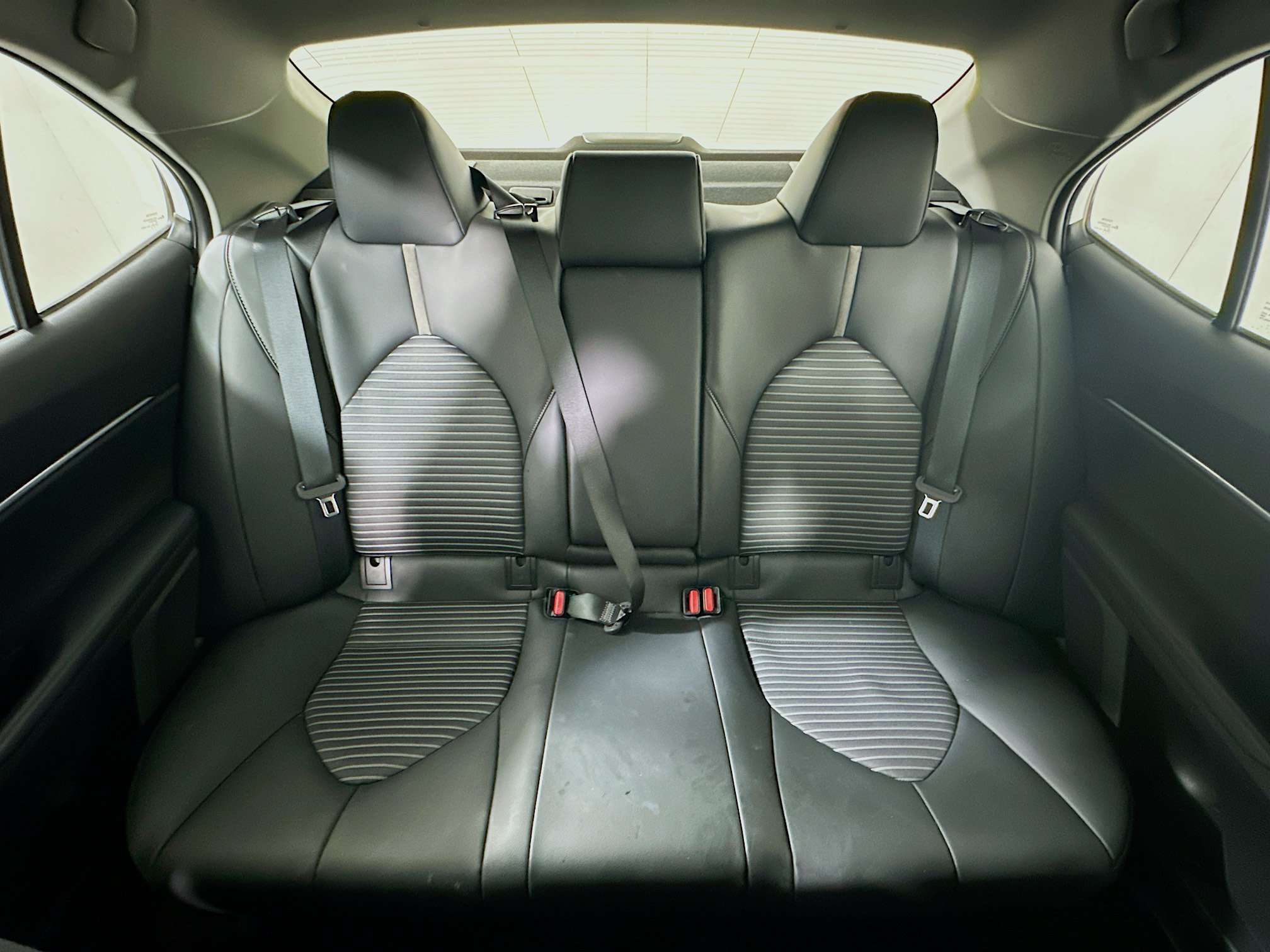 Used 2024 Ice Toyota SE image 30