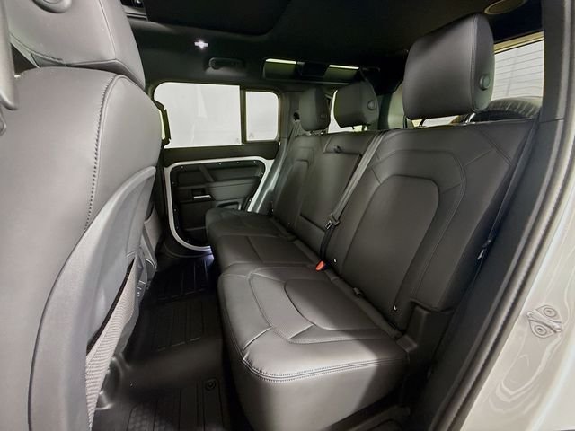 New 2026 Fuji White Land Rover X-Dynamic SE image 24