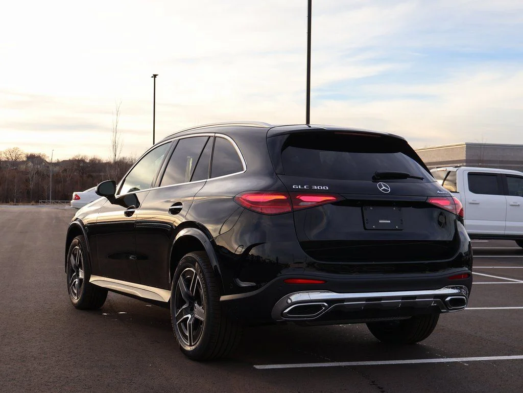 New 2026 Black Mercedes-Benz GLC 300 image 5
