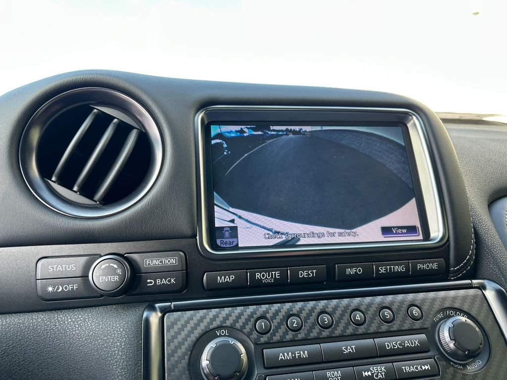 Used 2015 White Nissan Black Edition image 17