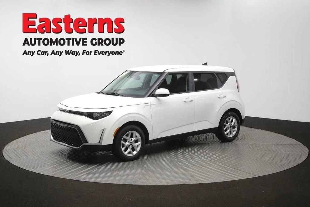 Used 2023 White Kia LX image 59