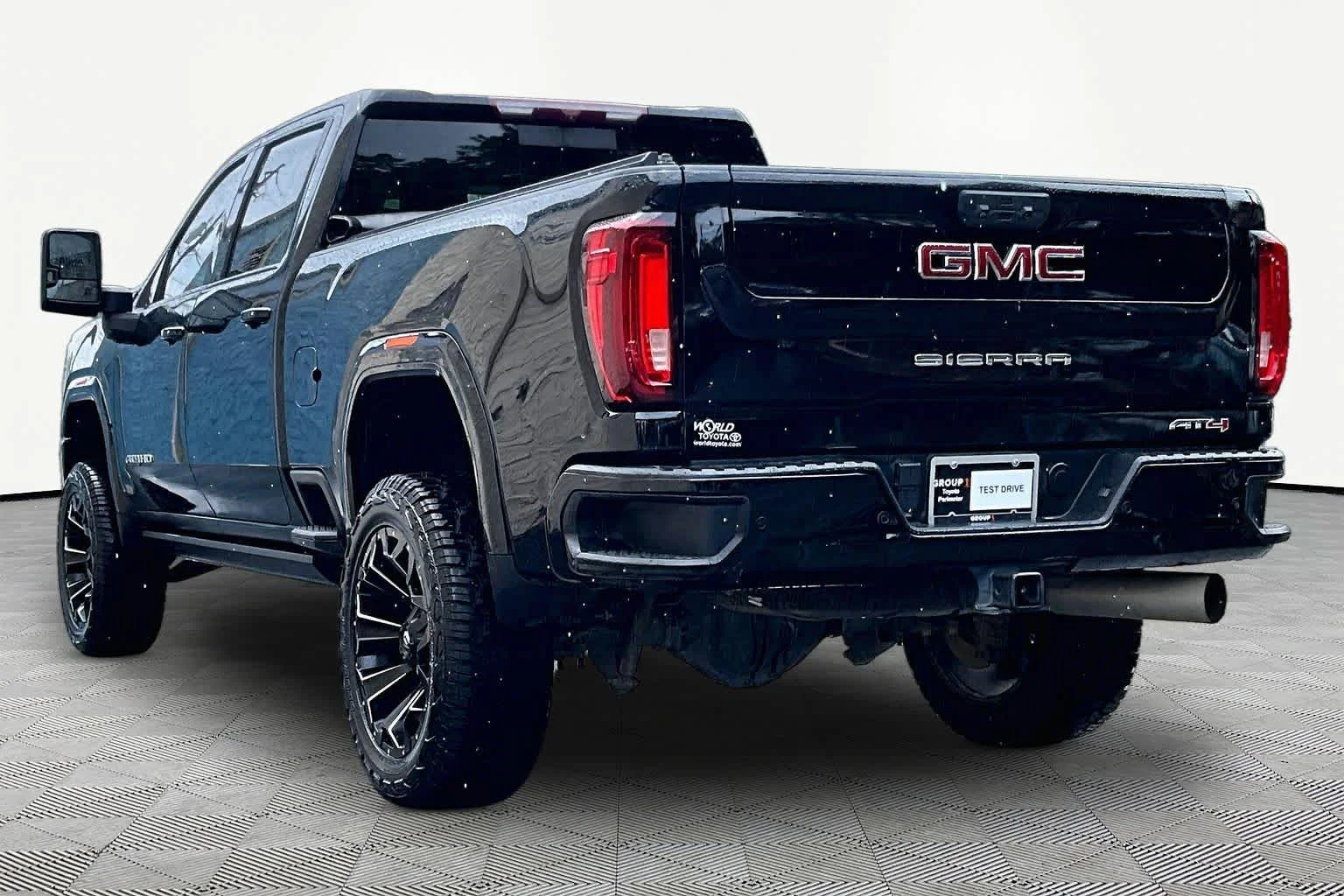 Used 2022 Onyx Black GMC AT4 image 11