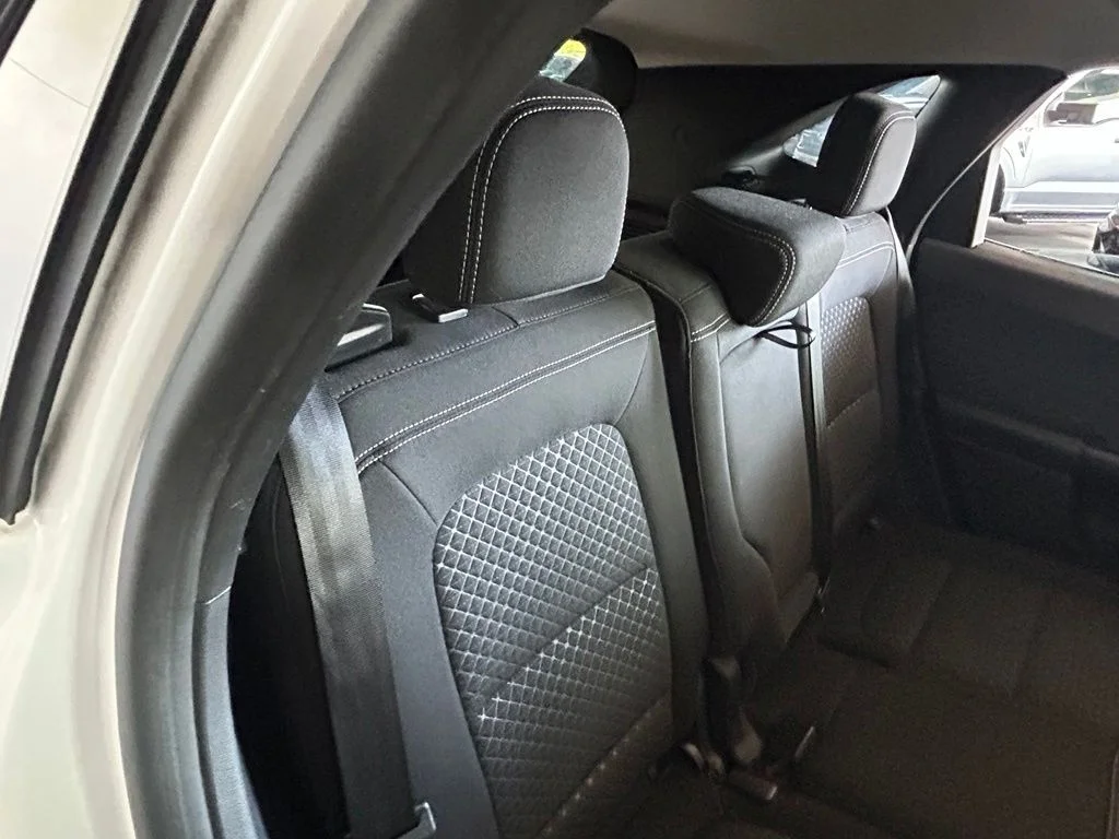 Used 2023 Oxford White Ford Active image 37