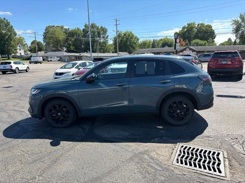 Used 2024  Honda Sport image 4