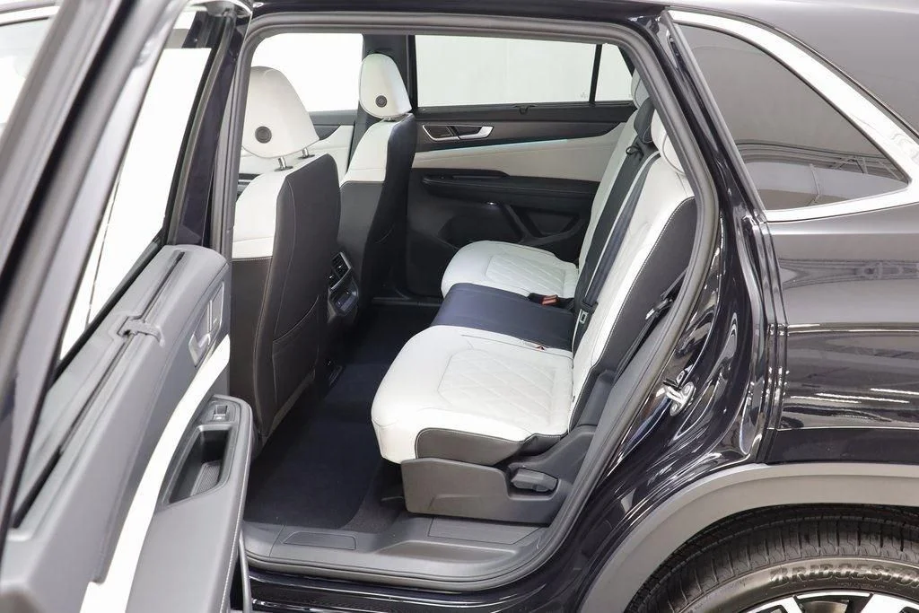 2026 Volkswagen Atlas Cross Sport SEL Premium R-LINE - Photo 16