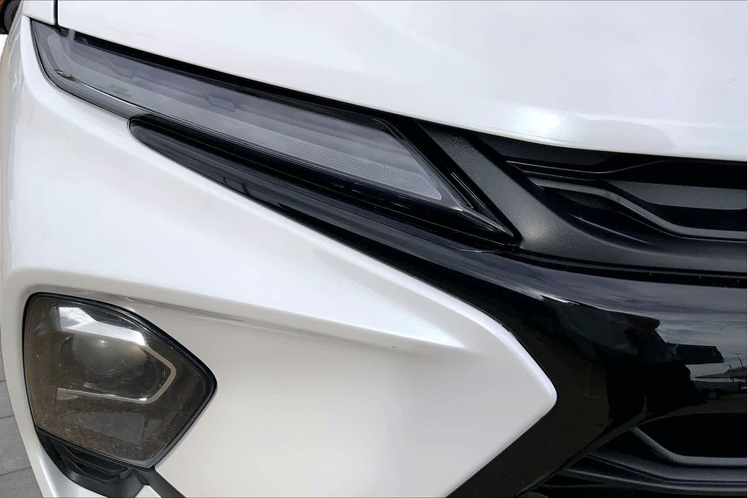 Certified Used 2023 Iridescent Pearl Tricoat Chevrolet LT image 28