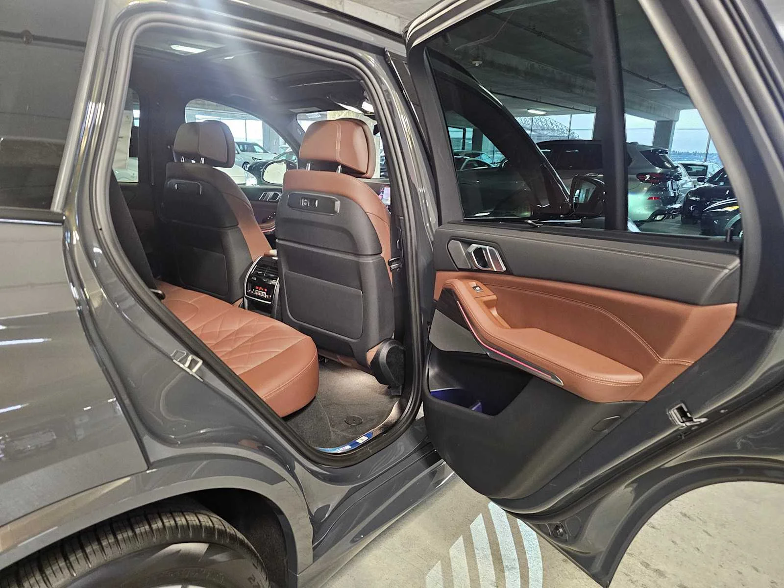 New 2026 Dravit Grey Metallic BMW xDrive40i image 38