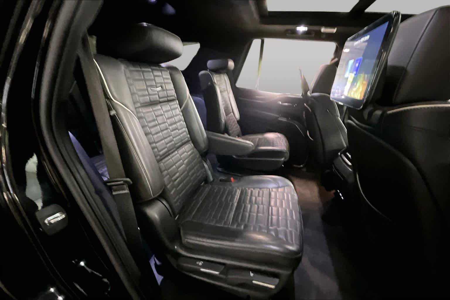 Used 2022 Black Raven Cadillac Sport Platinum image 20