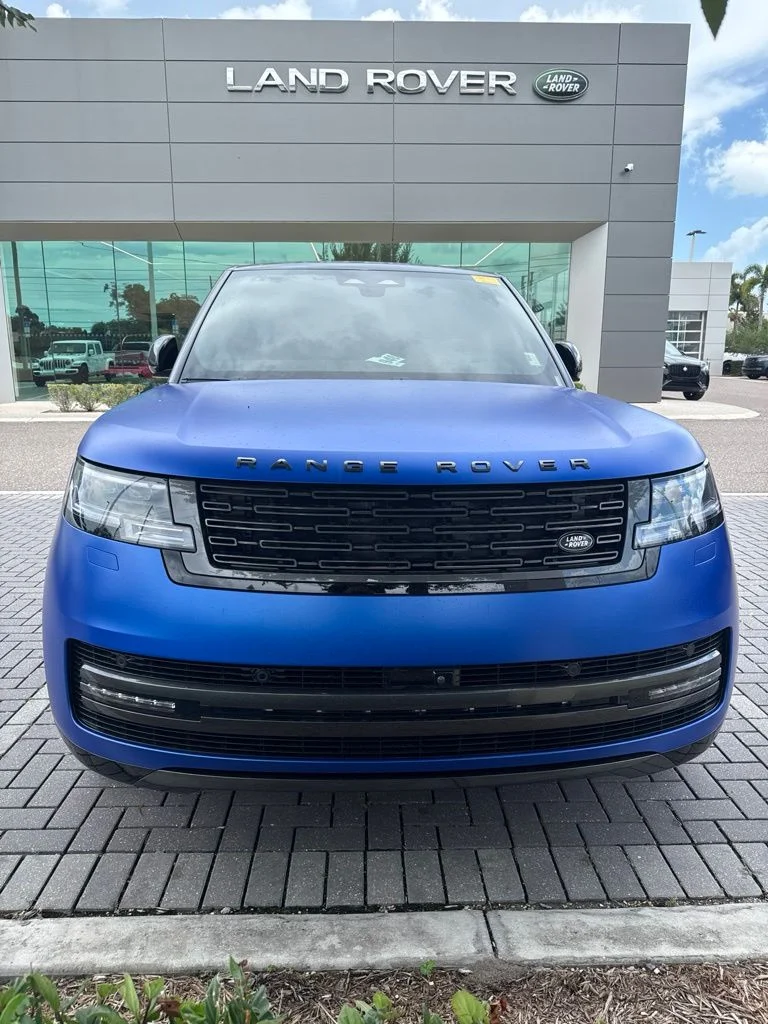 Used 2026 Velocity Blue SV Bespoke Ultra Metallic Satin Land Rover SE image 1