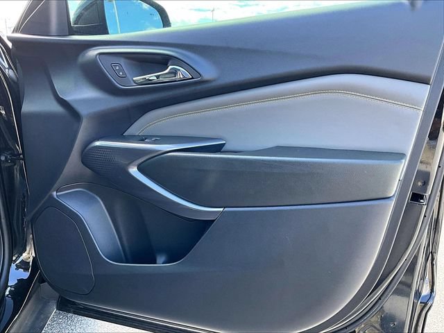 Used 2025 Mosaic Black Metallic Chevrolet ACTIV image 12