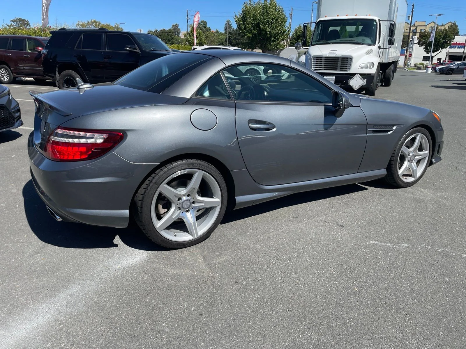 Used 2016 Iridium Silver Metallic Mercedes-Benz SLK 300 image 4