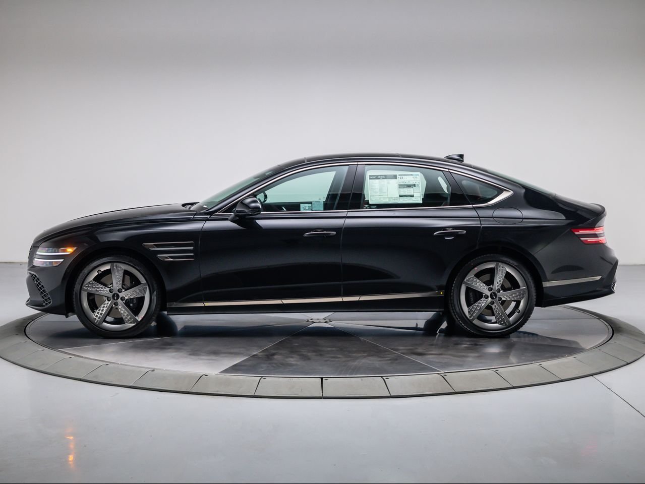 New 2026 Vik Black Genesis 2.5T SPORT PRESTIGE image 2