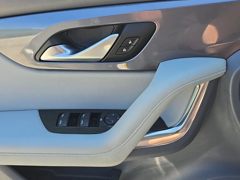 Used 2022 BLUE GLOW METALLIC Chevrolet LT image 24