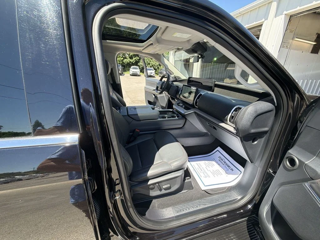 Used 2025 Black Ford Active image 25
