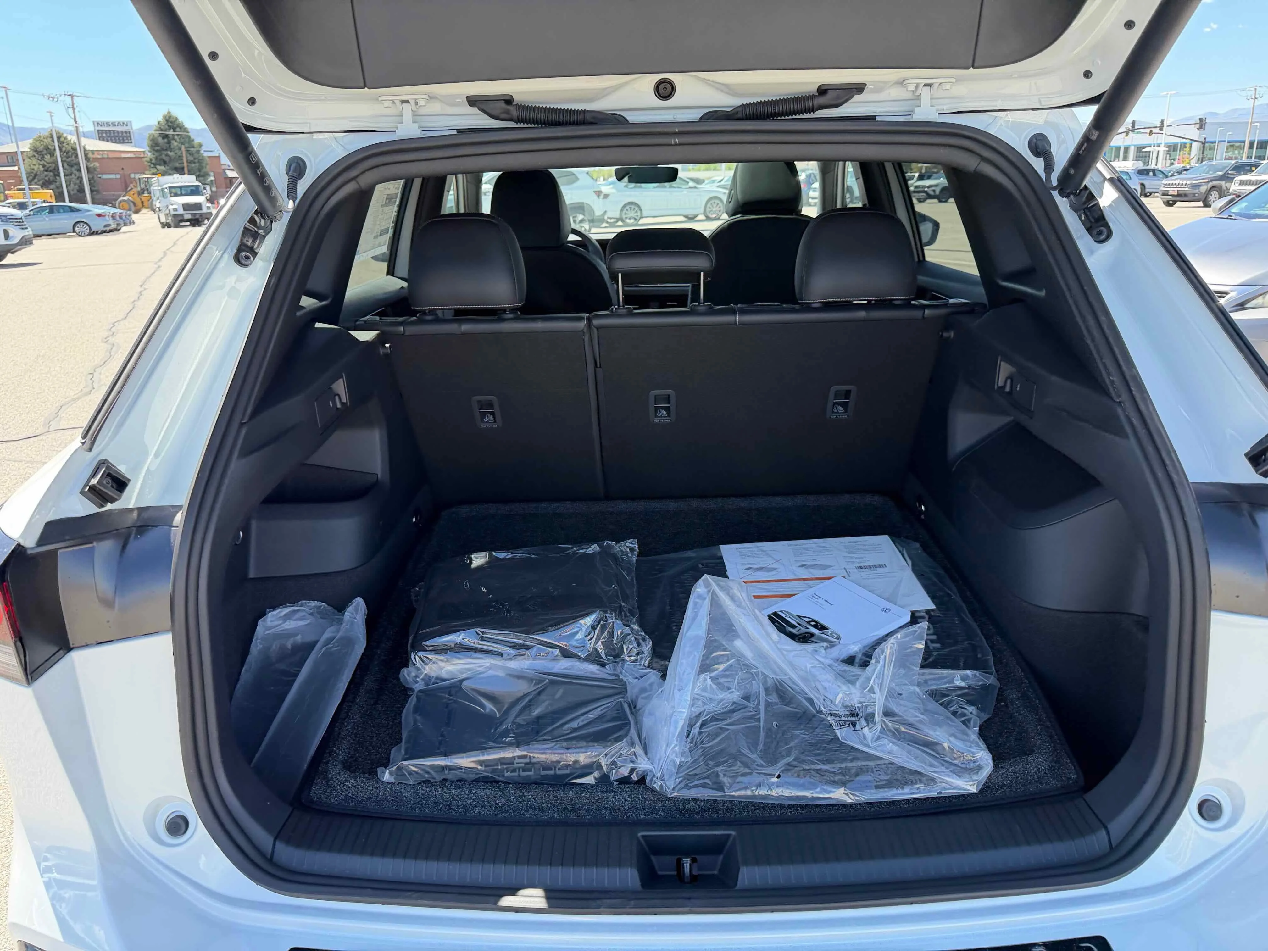 New 2026 Opal White Volkswagen SE R-Line Black image 30