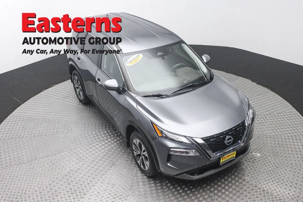 Used 2023 Gray Nissan SV image 3
