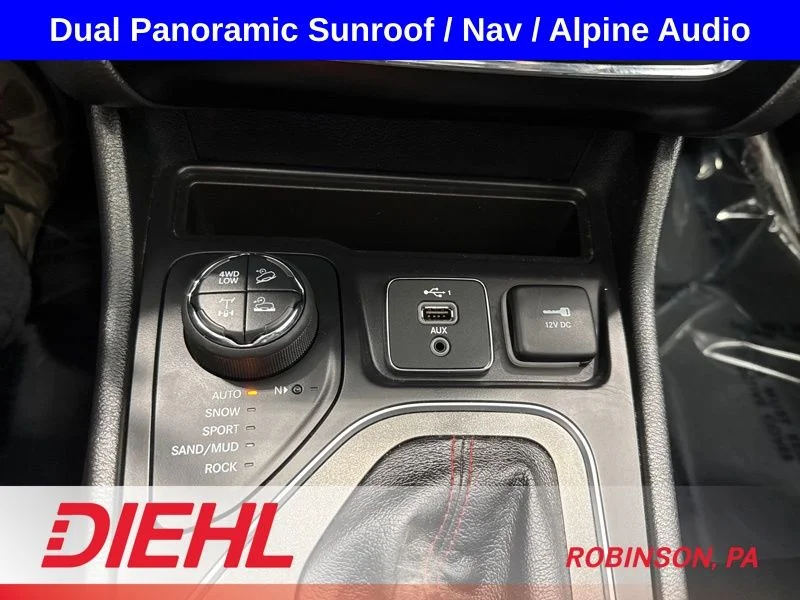 Used 2022 Silver Jeep Trailhawk image 35